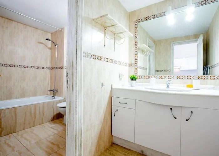 308 Modern In Apartment *